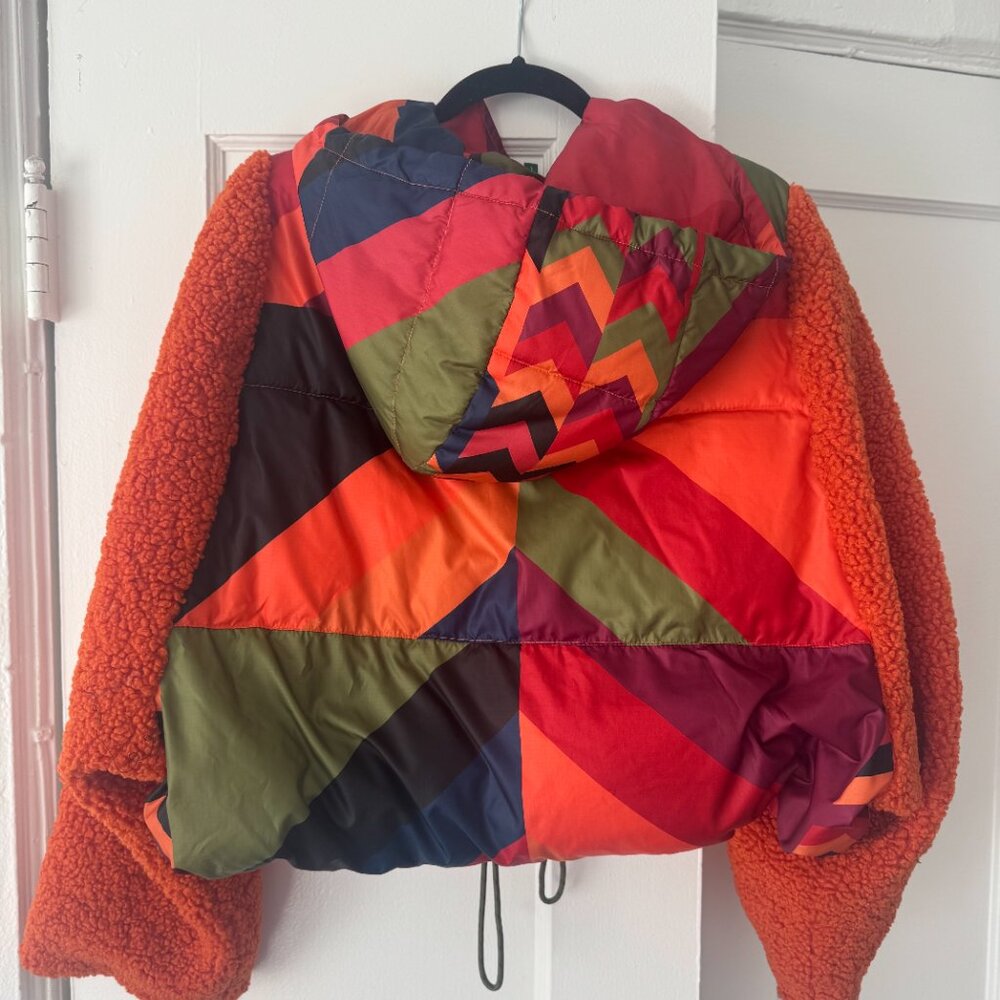 FARM Rio Multicolor Geometric Puffer Jacket - Picture 4 of 6